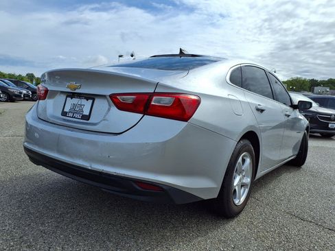 Used 2018 Chevrolet Malibu LS FWD image 32