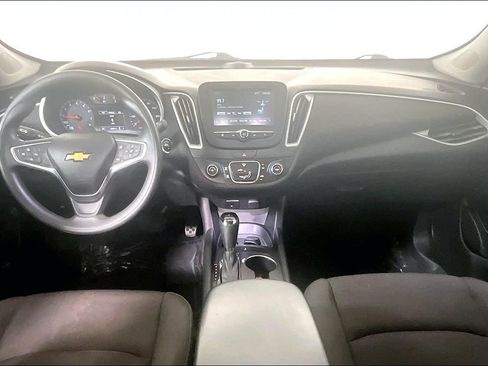 Used 2018 Chevrolet Malibu LS image 14