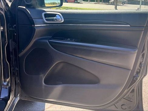 Used 2019 Jeep Grand Cherokee Limited w/ Luxury Group II RWD image 24