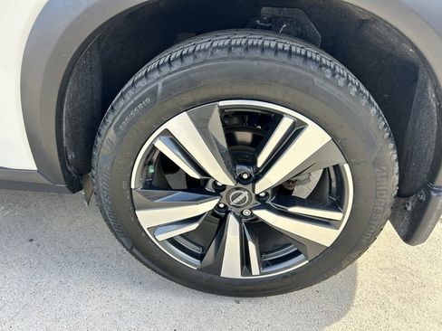 Certified 2022 Nissan Rogue Platinum w/ Head-Up Display Package image 16