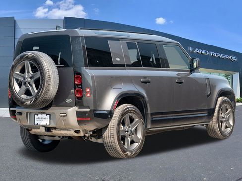 Certified 2022 Land Rover Defender 110 X-Dynamic SE AWD/4WD image 4