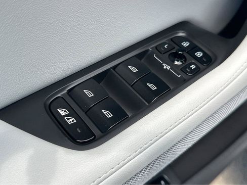 Used 2023 Polestar Polestar 2 AWD/4WD image 34