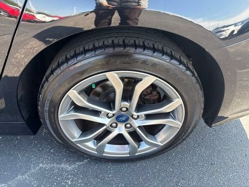 Used 2019 Ford Fusion SEL FWD image 11