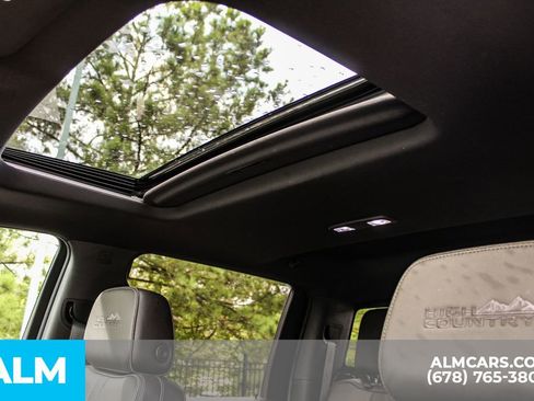 Used 2022 Chevrolet Silverado 3500 High Country image 22