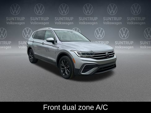 Used 2023 Volkswagen Tiguan SE w/ Panoramic Sunroof Package FWD image 10