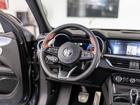 New 2025 Alfa Romeo Stelvio Sprint image 38