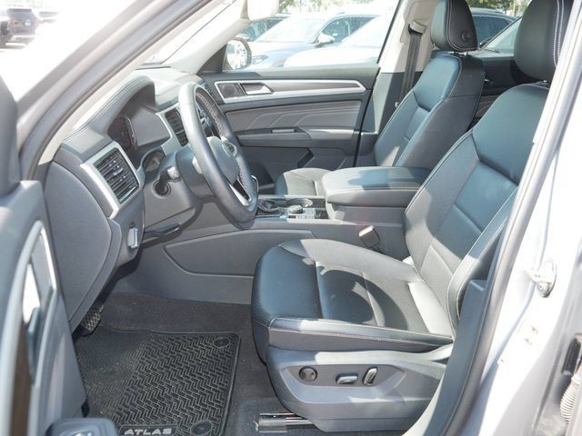 Certified 2023 Volkswagen Atlas SE w/ Black Wheel Package AWD/4WD image 13