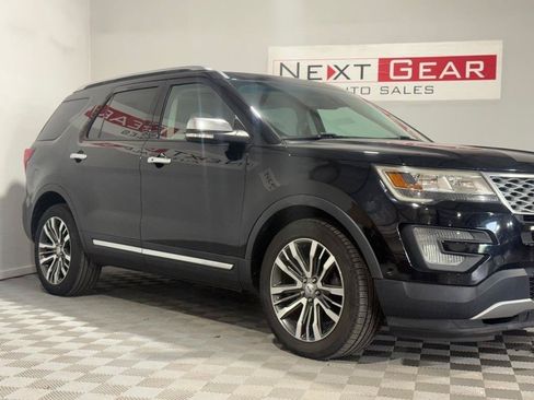 Used 2016 Ford Explorer Platinum AWD/4WD image 2