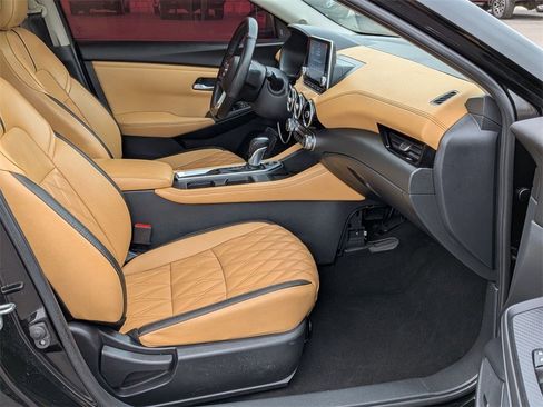 Used 2025 Nissan Sentra SV w/ SV Premium Package image 22