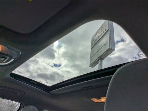 Used 2025 Hyundai Elantra SEL image 36