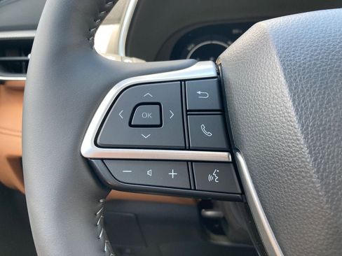 New 2026 Toyota Highlander Platinum AWD/4WD image 16