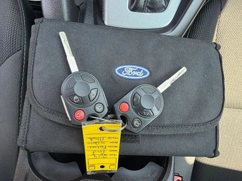 Used 2014 Ford Focus SE w/ SE Winter Package FWD image 37