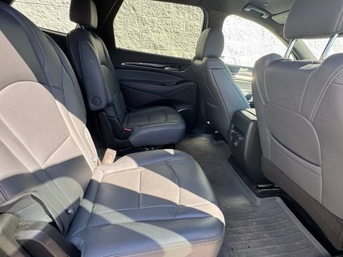 Used 2024 Buick Enclave Essence AWD/4WD image 12