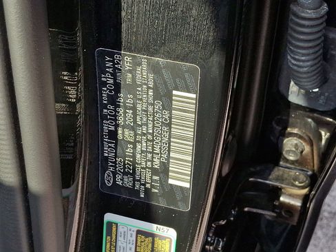 Certified 2025 Hyundai Elantra Sport image 26