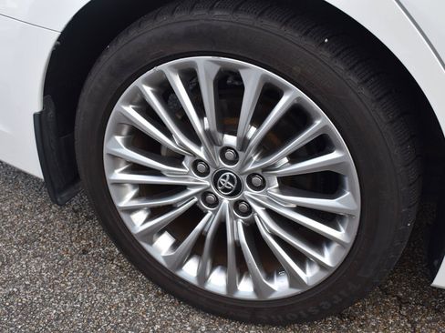 Used 2020 Toyota Avalon Limited w/ Advanced Safety Package FWD image 14