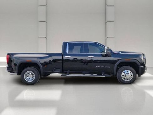 New 2026 GMC Sierra 3500 Denali w/ Denali Reserve Package AWD/4WD image 4