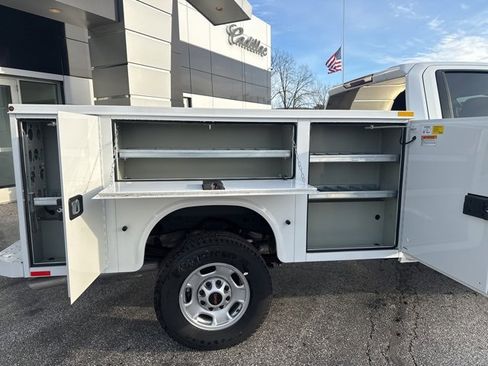 New 2025 GMC Sierra 2500 Pro w/ Convenience Package image 12