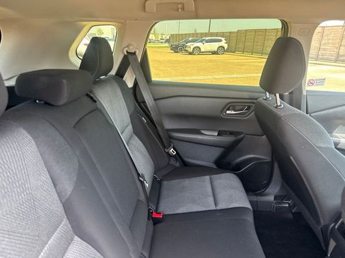Certified 2025 Nissan Rogue SV FWD image 30