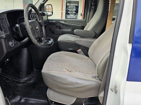Used 2013 Chevrolet Express 2500 image 9