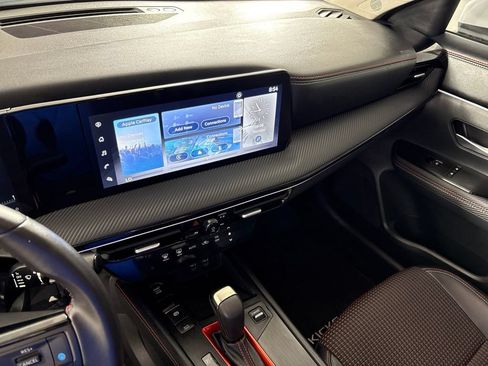 Certified 2025 Nissan Kicks SR FWD image 32