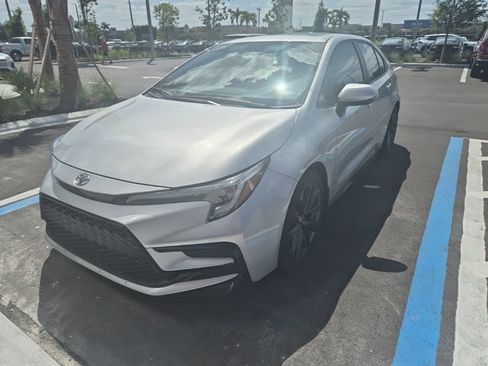 Used 2025 Toyota Corolla SE w/ SE Premium Package image 1