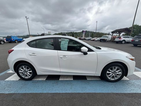 Used 2017 MAZDA MAZDA3 Sport FWD image 6