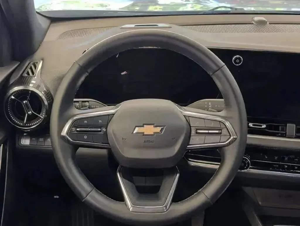 Used 2025 Chevrolet Equinox LT AWD/4WD image 85
