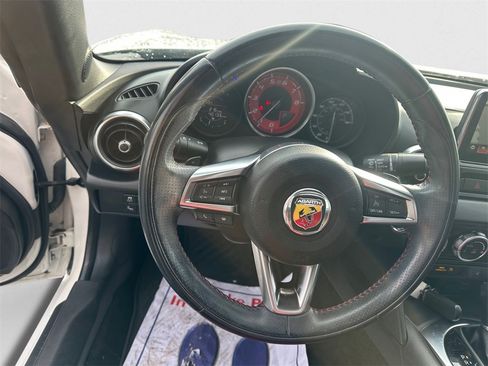 Certified 2018 FIAT 124 Spider Abarth w/ Convenience Group image 17