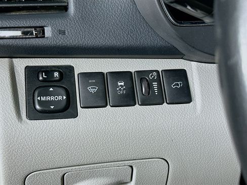 Used 2013 Toyota Highlander Limited FWD image 16