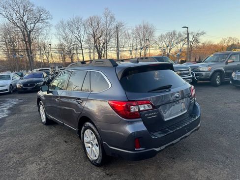 Used 2017 Subaru Outback 2.5i Premium image 9