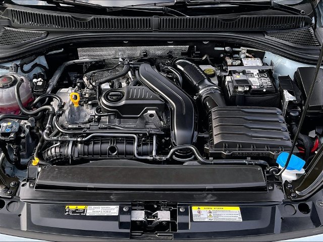 Certified 2025 Volkswagen Jetta SE w/ Sunroof Package FWD image 19