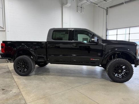 New 2026 Ford F250 Lariat w/ Black Appearance Package image 5