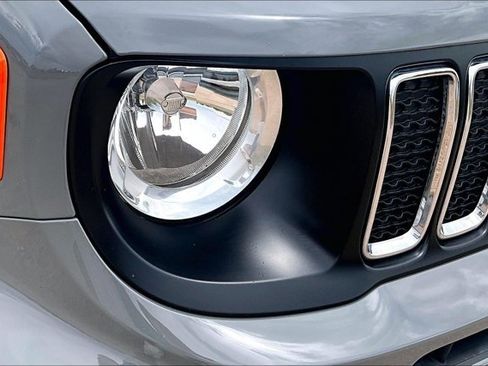 Used 2020 Jeep Renegade Latitude w/ Cold Weather Group AWD/4WD image 29