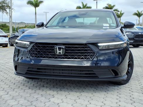 Used 2025 Honda Accord SE image 2