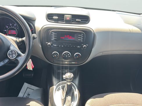 Used 2015 Kia Soul FWD image 15