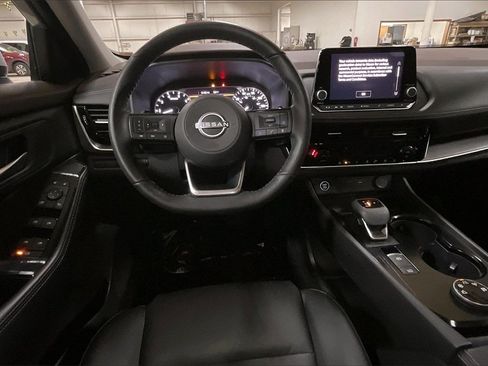 Used 2023 Nissan Rogue SV w/ SV Premium Package image 5