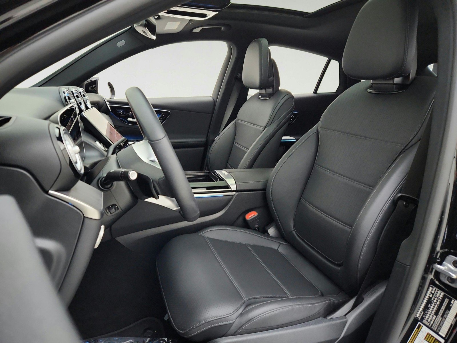 Certified 2025 Mercedes-Benz GLC 300 4MATIC image 17