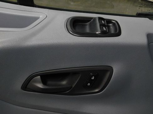 Used 2018 Ford Transit 150 XLT image 40