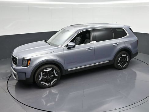 Used 2025 Kia Telluride EX FWD image 24