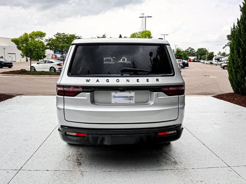 Used 2024 Jeep Wagoneer Series II AWD/4WD image 11