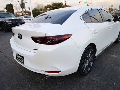 Used 2021 MAZDA MAZDA3 s image 5
