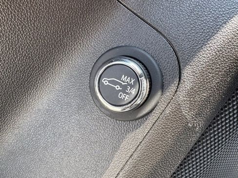 Used 2023 GMC Acadia SLE w/ Driver Convenience Package image 15