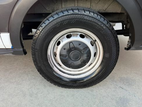 Used 2019 Ford Transit 150 XL RWD image 12