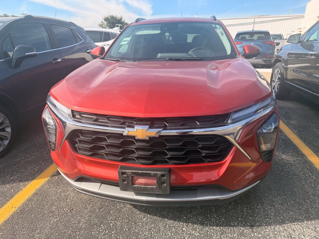 Used 2024 Chevrolet Trax LT w/ LT Convenience Package FWD image 6