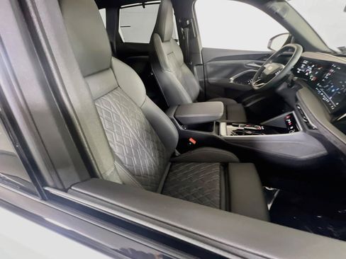 Used 2025 Audi SQ5 Premium Plus AWD/4WD image 28
