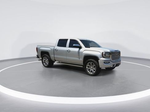 Used 2018 GMC Sierra 1500 Denali w/ Denali Ultimate Package AWD/4WD image 2