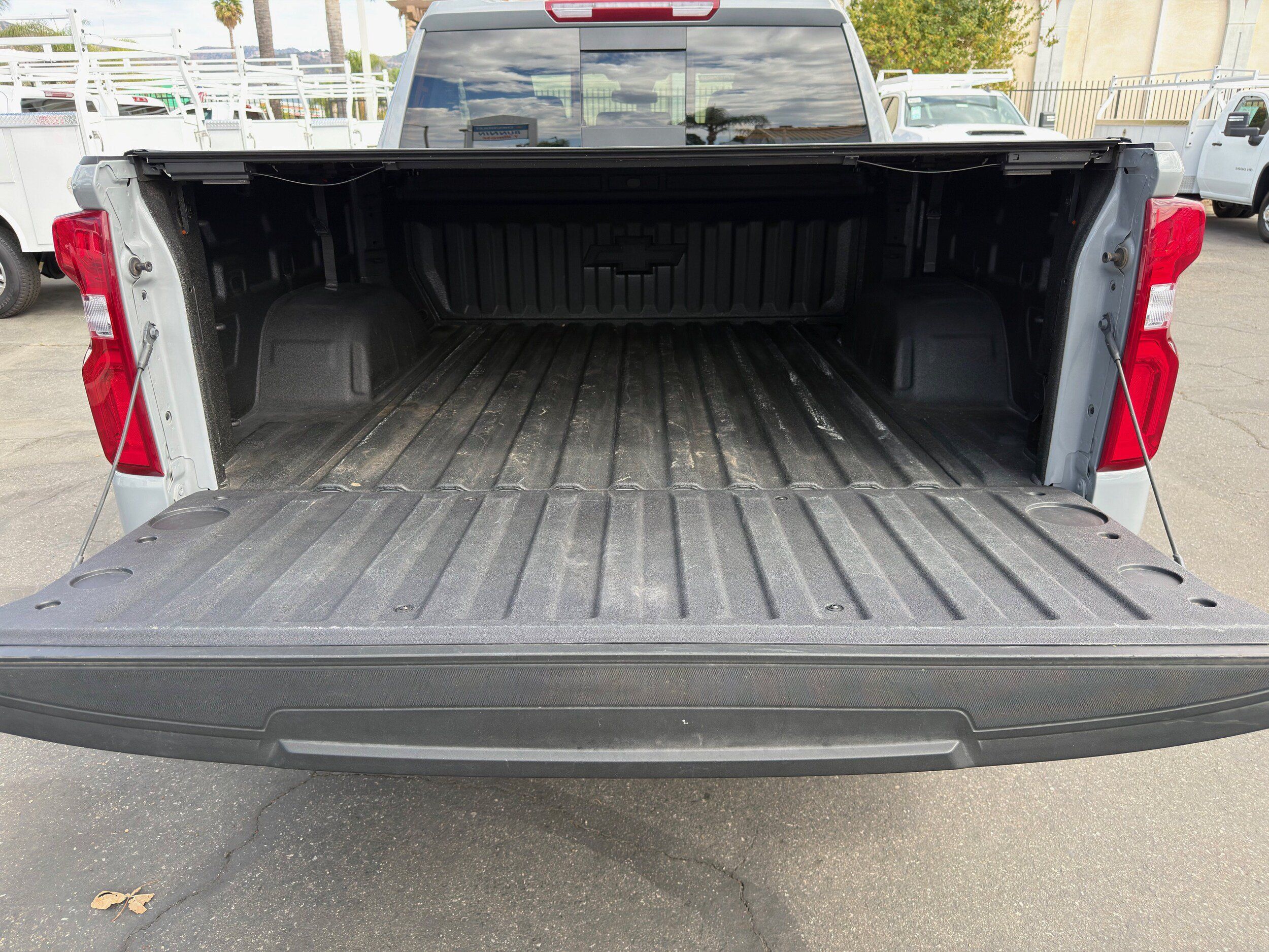 Used 2025 Chevrolet Silverado 1500 RST w/ Convenience Package II RWD image 17
