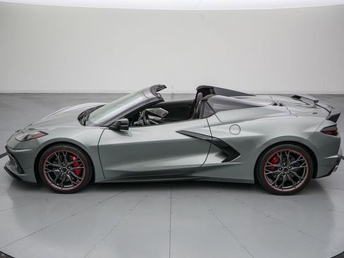 Used 2022 Chevrolet Corvette Stingray Premium Conv w/ Z51 Performance Package RWD image 8