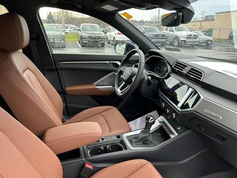 New 2025 Audi Q3 2.0T Premium image 26