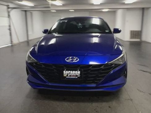 Used 2023 Hyundai Elantra SEL w/ Convenience Package FWD image 3
